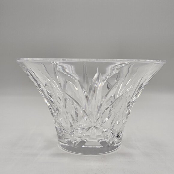 Marquis by Waterford Crystal Cut Glass Leaf Bowl Vase Centerpiece Decor 3.75 in - Picture 1 of 11